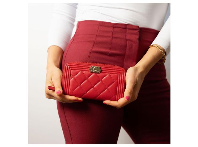 Chanel Boy Lambskin Leather Matelassè Zip Wallet Raspberry Red - view 2