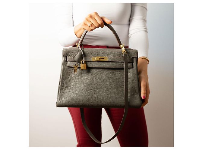 Hermès Borsa a mano Kelly 32 in pelle Taurillon Clemence Retourne Etain Taupe - vista 2