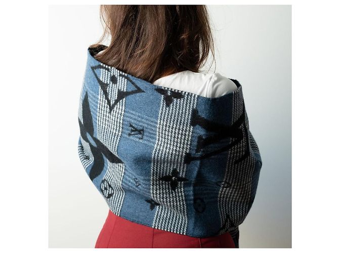 Louis Vuitton Sciarpa reversibile in lana e cashmere Monogram Galaxy Blu - vista 5