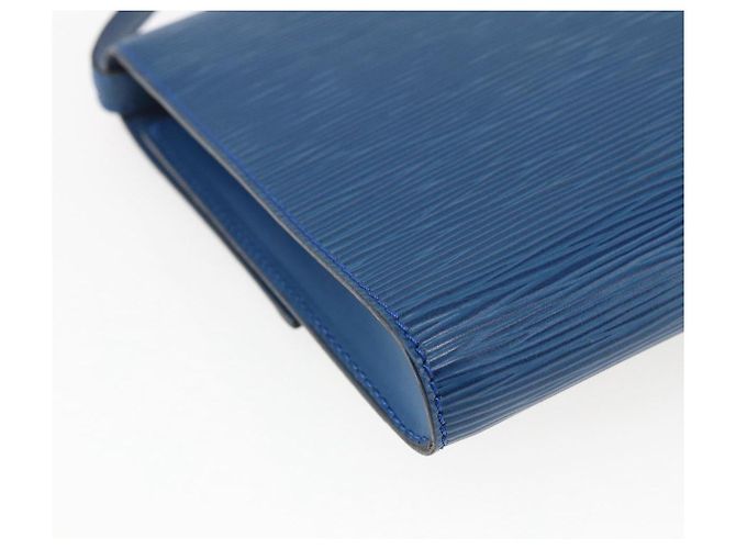 LOUIS VUITTON Epi Pochette Arche Borsa a Spalla Blu M52575 LV Auth ka2567 - vista 17