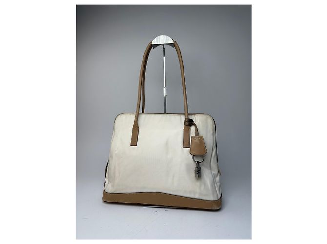 Sac à main vintage Prada en polyester / cuir blanc et marron - vue 13