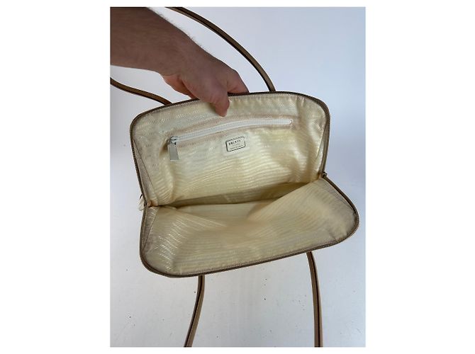 Sac à main vintage Prada en polyester / cuir blanc et marron - vue 3