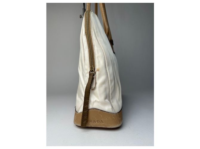 Sac à main vintage Prada en polyester / cuir blanc et marron - vue 9
