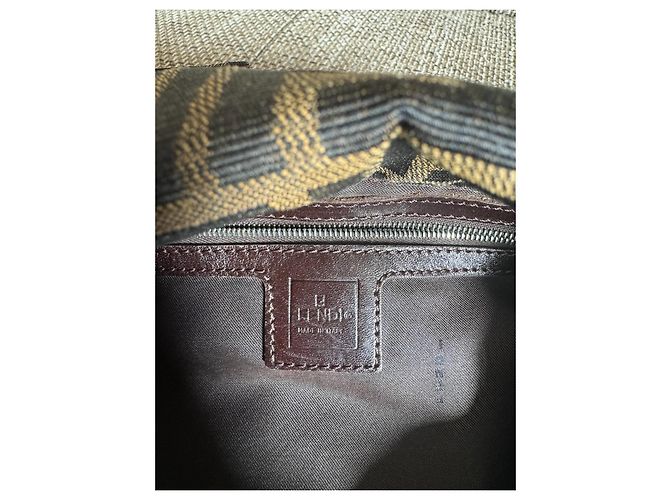 Borsa a spalla Fendi Zucca Mama Baguette Marrone - vista 11