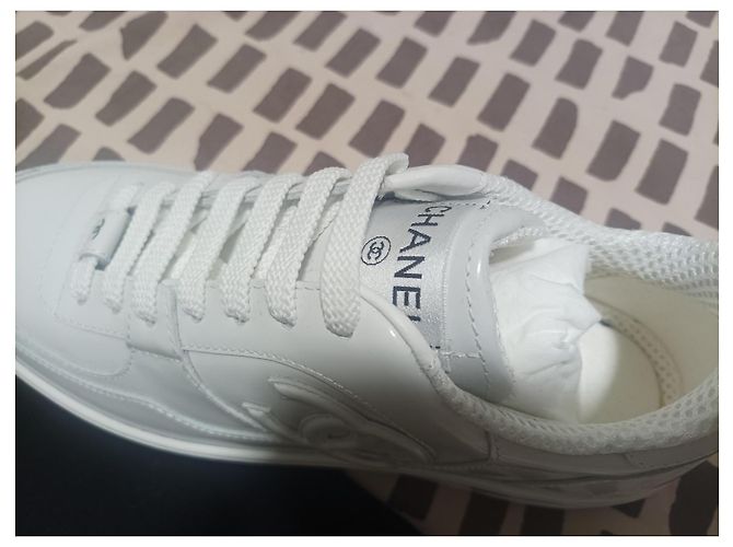 Sneakers Chanel in pelle bianca Bianco - vista 2