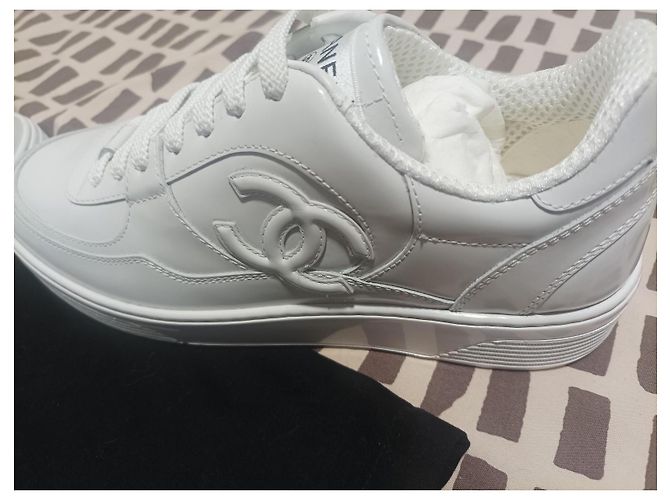 Sneakers Chanel in pelle bianca Bianco - vista 3
