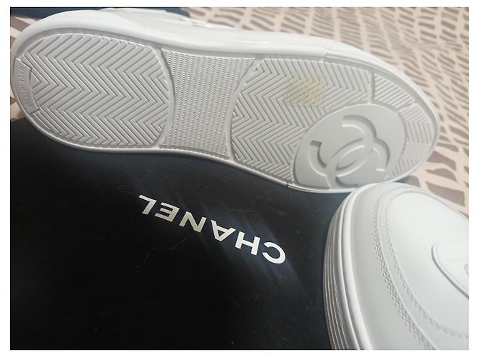 Sneakers Chanel in pelle bianca Bianco - vista 4