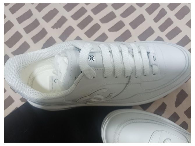 Sneakers Chanel in pelle bianca Bianco - vista 5