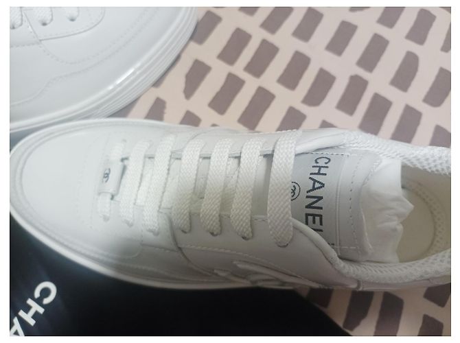 Sneakers Chanel in pelle bianca Bianco - vista 6
