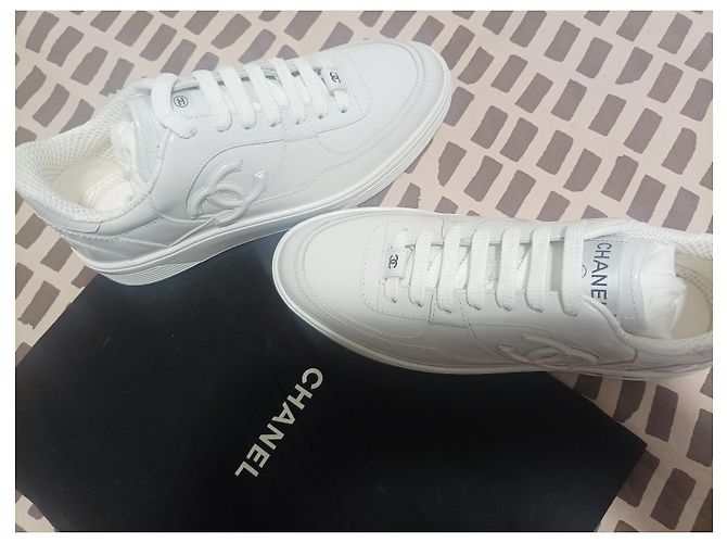 Sneakers Chanel in pelle bianca Bianco - vista 8