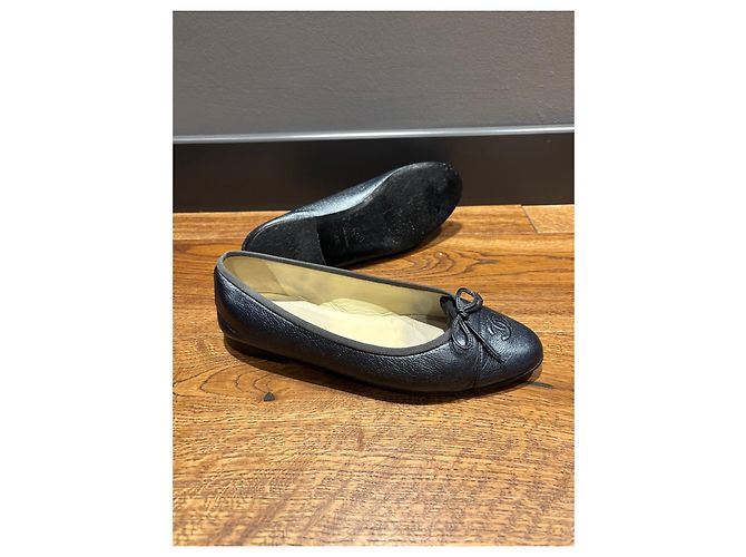 Chanel Metallic Navy Leder Ballerinas mit CC Logo Schleife Schwarz - Ansicht 10