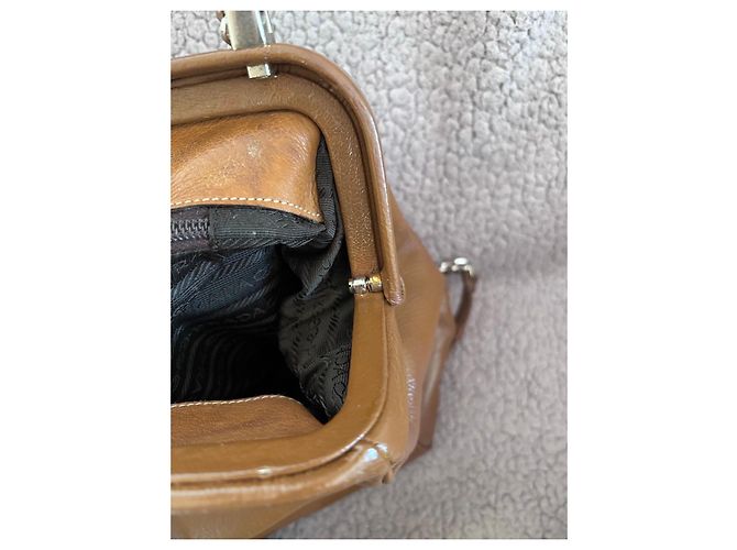 Prada Doctor Braune Ledertasche mit silberner Kette - Ansicht 12