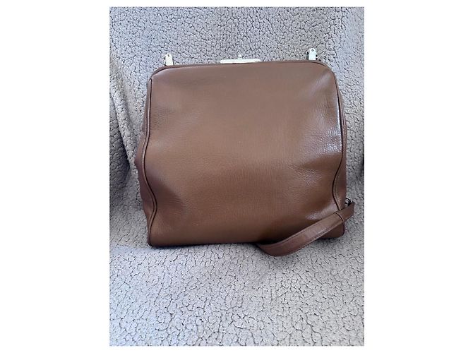 Prada Doctor Braune Ledertasche mit silberner Kette - Ansicht 6
