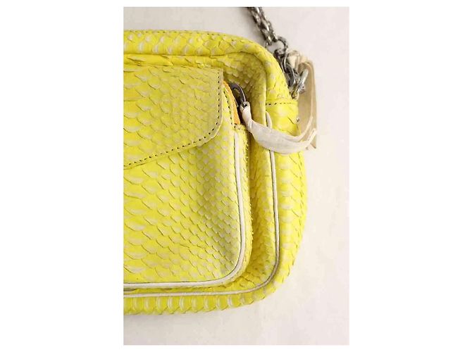 Borsa a tracolla Claris Virot in pelle gialla - vista 2