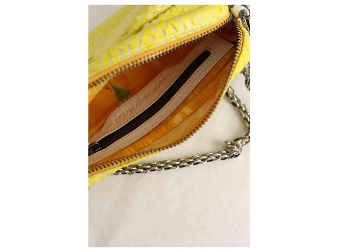 Borsa a tracolla Claris Virot in pelle gialla - vista 6