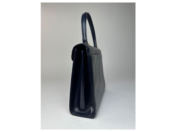 Vintage Givenchy Lederhandtasche in Marineblau - Ansicht 3