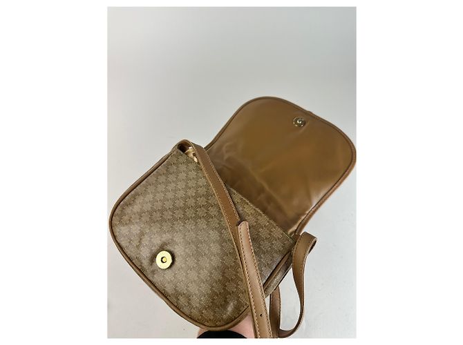 Céline Vintage Celine Paris Triomphe Monogram Ledertasche Beige Gold - Ansicht 8