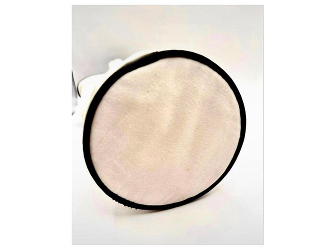 Borsa a secchiello Chanel in tela Nero Bianco - vista 5