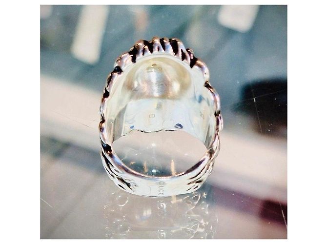 Anel Gucci Cabeça de Leão com Pedra Preta - vista 3