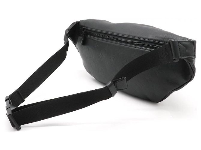 Marsupio Discovery Monogram Shadow di Louis Vuitton Nero - vista 2