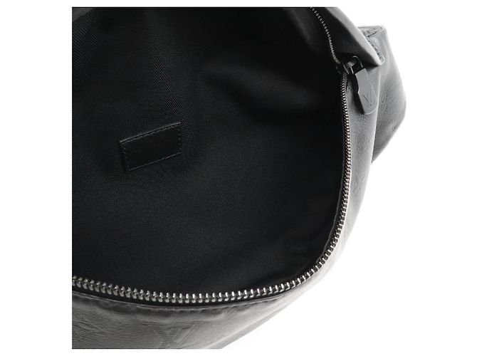 Marsupio Discovery Monogram Shadow di Louis Vuitton Nero - vista 5