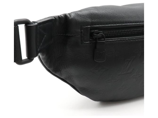Marsupio Discovery Monogram Shadow di Louis Vuitton Nero - vista 6