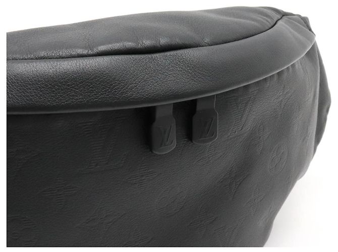 Marsupio Discovery Monogram Shadow di Louis Vuitton Nero - vista 7