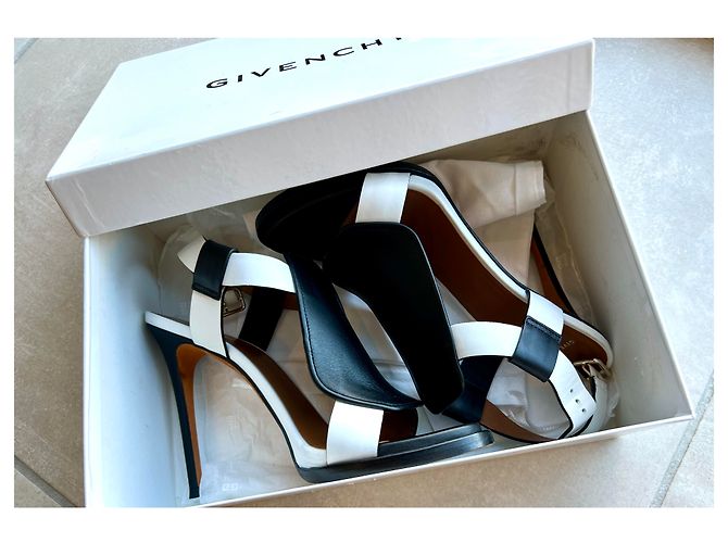 Sandali con tacco Givenchy per Donna in Ottime Condizioni - vista 2