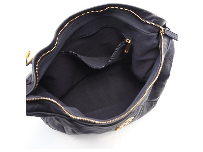 Borsa a Spalla Matelassé Chanel in Pelle di Agnello Blu Navy - vista 3