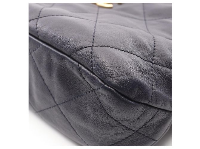 Borsa a Spalla Matelassé Chanel in Pelle di Agnello Blu Navy - vista 6