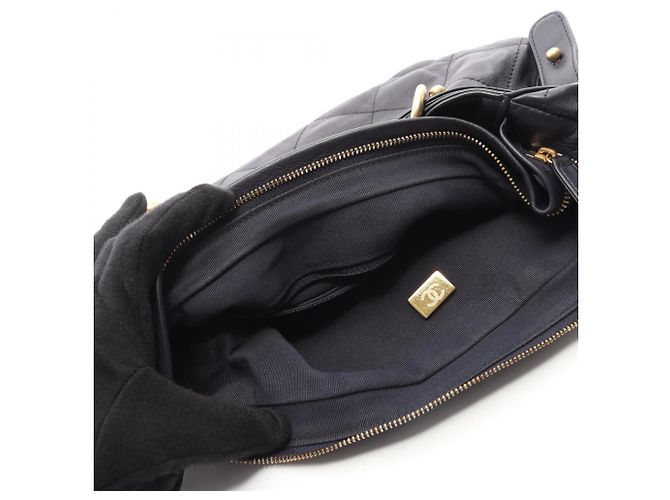 Borsa a Spalla Matelassé Chanel in Pelle di Agnello Blu Navy - vista 8
