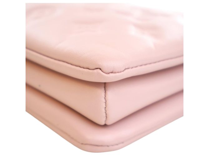 Coussin PM in pelle di agnello trapuntata rosa Monogram Louis Vuitton - vista 9