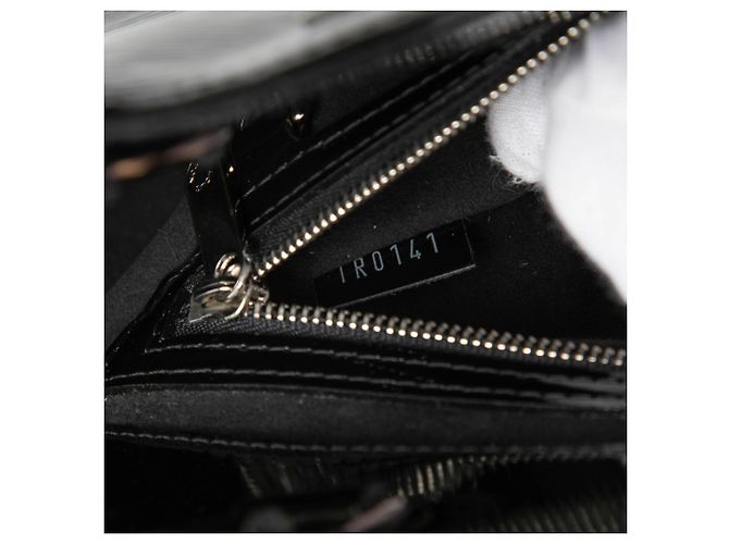 Twist Louis Vuitton Epi Elettrico Nero Mirabeau PM - vista 6