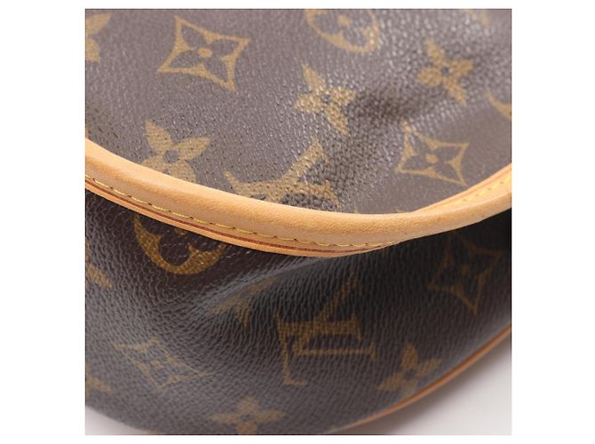 Borsa a Spalla Menilmontant PM Louis Vuitton Marrone - vista 6