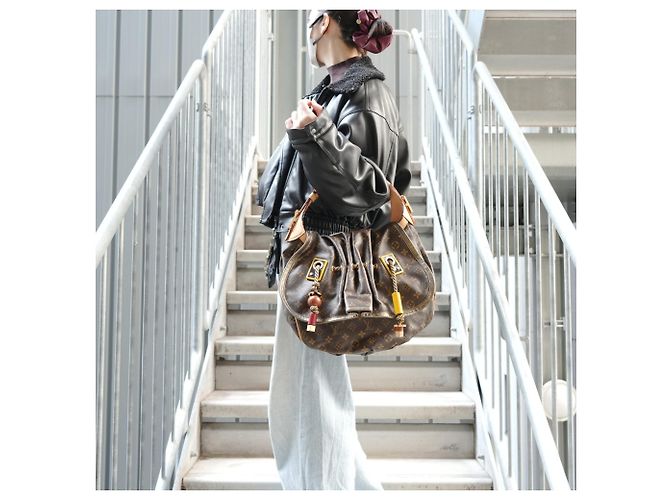 Borsa a spalla Monogram Kalahari GM 2009 di Louis Vuitton Marrone - vista 13