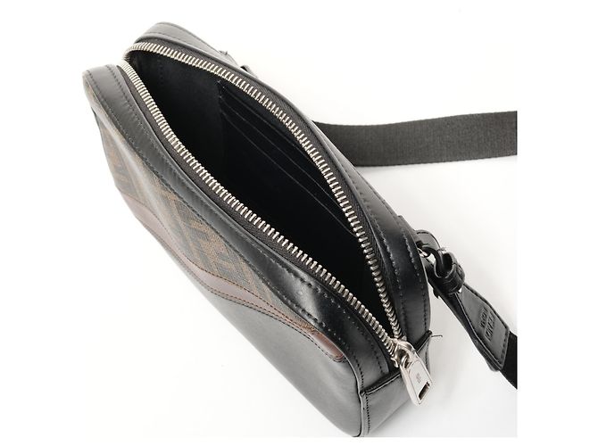 Borsa a Spalla Fendi Zucca Diagonal Camera Case Nero - vista 11