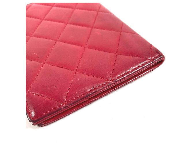 Funda de pasaporte bifold acolchada con logo CC Coco de Chanel Roja - vista 6