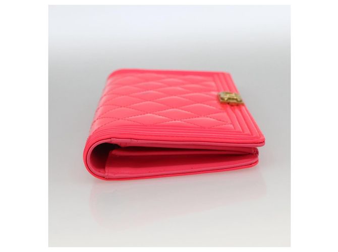Cartera Chanel Boy Yen de charol acolchado Rosa - vista 3