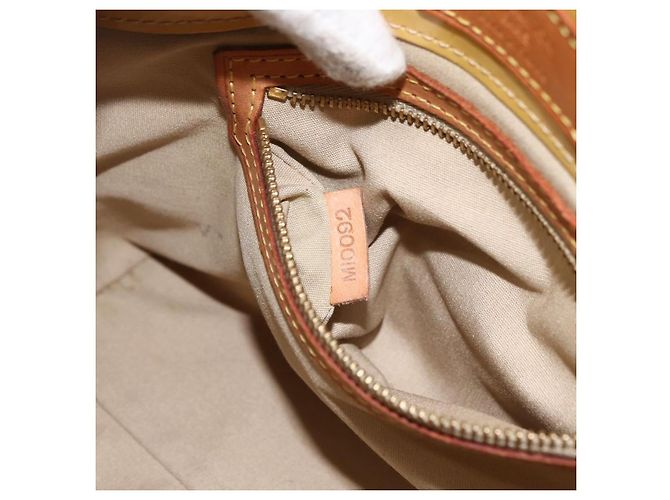 Louis Vuitton Reade Monogram Vernis PM Beige - vista 7