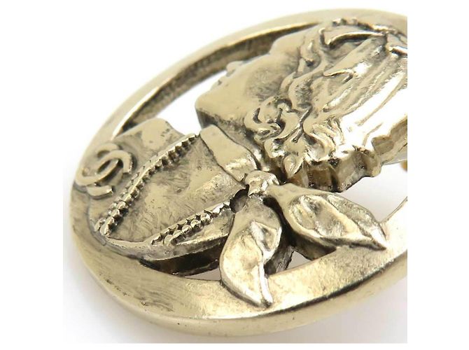 Orecchini in metallo dorato Chanel Mademoiselle D'oro - vista 8