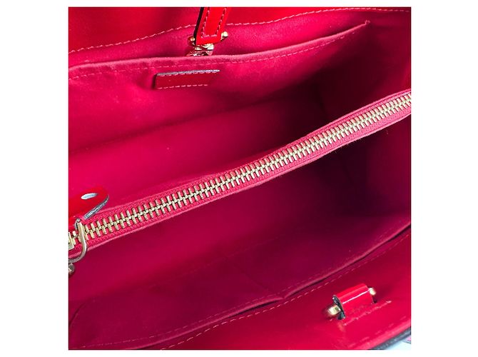 Borsa Montaigne MM in Monogram Vernis di Louis Vuitton Fuschia - vista 5