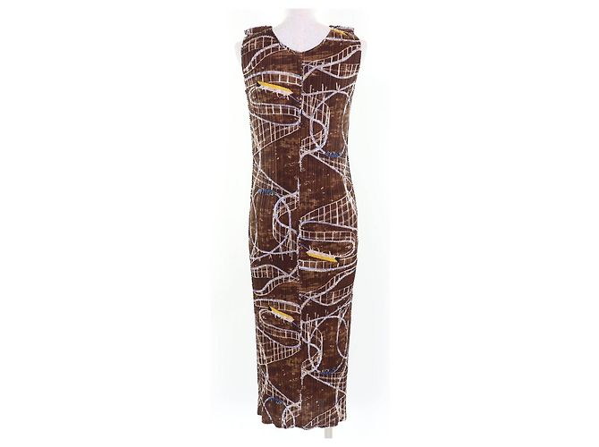 Issey Miyake PLEATS PLEASE Kleid mit Achterbahn-Muster Braun - Ansicht 3