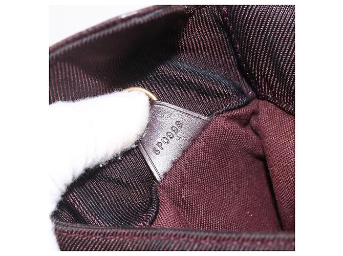 Louis Vuitton Dersou Taiga Leather and Canvas Marron - vue 7