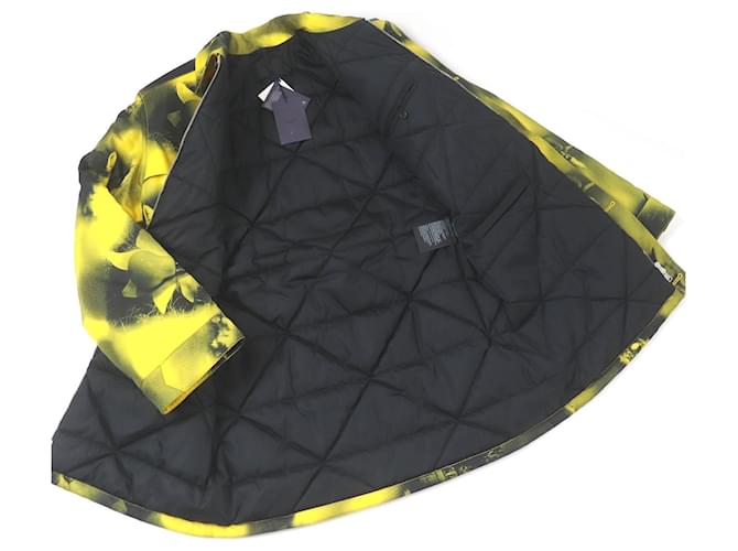 Casaco acolchoado com logo triangular em Re-Nylon da Prada Amarelo - vista 3