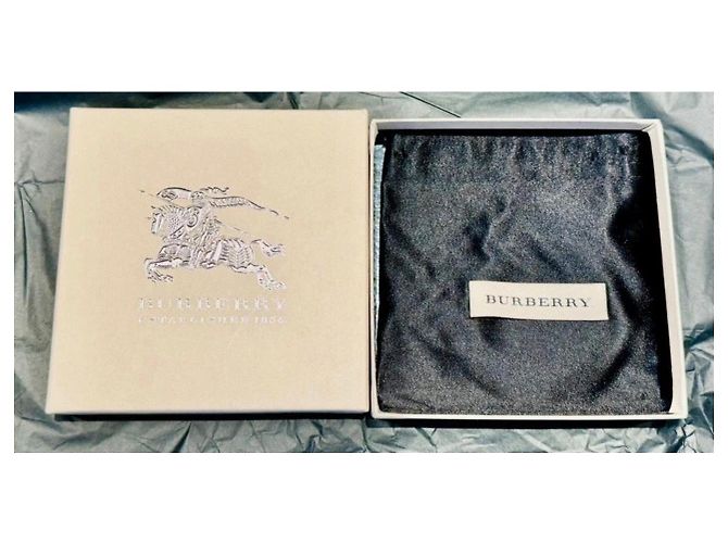 Bracciale Burberry con Pendente Nero D'oro - vista 6