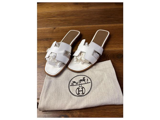 Sandali Oran Hermès in pelle bianca Bianco - vista 10