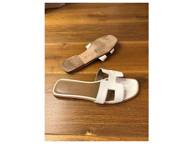 Sandali Oran Hermès in pelle bianca Bianco - vista 12