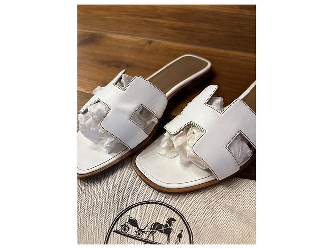 Sandali Oran Hermès in pelle bianca Bianco - vista 6