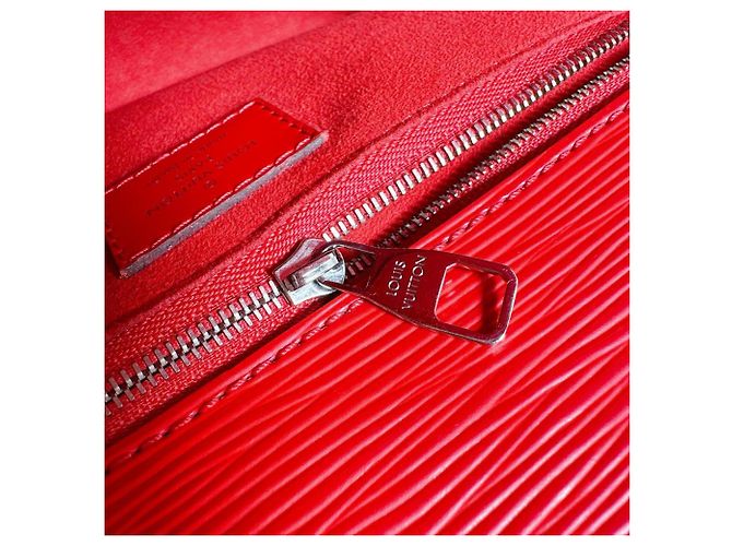 Borsa Louis Vuitton Epi Marly BB Rosso - vista 15