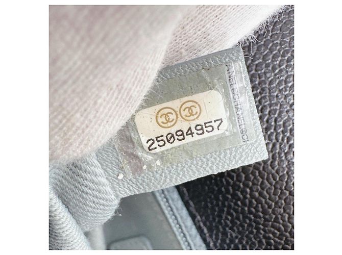 Borsa a spalla in pelle di vitello grana nera Chanel Nero - vista 19